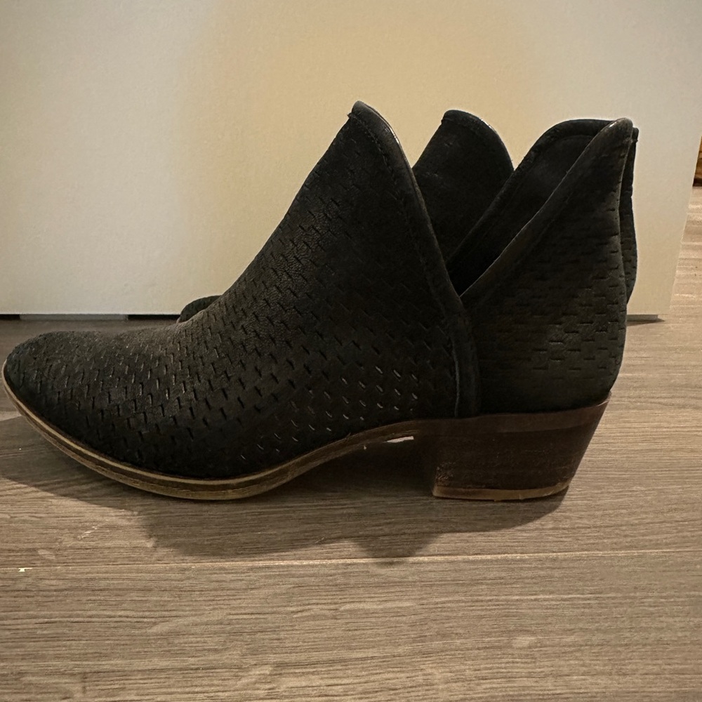 Lucky Brand Black Textured Ankle Booties